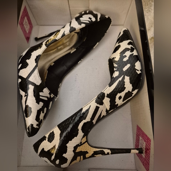 Stylish Black and White Women's Heels - Picture 5 of 5